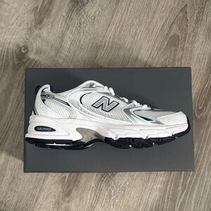 BRAND NEW New Balance 530 White and navy Running Shoes